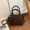 Bolsa de Mujer 2026 Linda Almohada Boston Bolso Cruzado Floral Moda Nuevo Estilo Versátil Versión Coreana Bolso de Hombro para Viajes