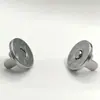 Fecho magnético de dupla direção com posicionamento magnético em ambos os lados, adequado para mochilas e pastas com solução de fechamento tipo aba