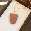 2026 Nuevo Clip Magnético de Cuero para Gafas Collar Portátil Anti-pérdida Cadena para Colgar en el Cuello Suéter Collar de Nicho de Alta Gama para Mujer