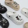 Novas sandálias perfuradas de sola grossa para mulheres, adequadas para uso externo no verão, um novo acessório de casamento para mulheres baixinhas, com um aumento de 6 cm na altura