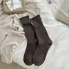 Meias cinzas femininas outono novo estilo coreano cor sólida versátil meias de cano médio estilo japonês malha texturizada punho folgado meias amassadas