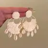 Pendientes Flor de Aguja Plateada Estilo Pastoral Dulces Versátiles Frescos Pendientes de Botón Moda Temperamento Nicho Joyería de Gama Alta para Mujeres