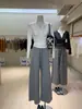 Chique estilo coreano, plissado, sexy, decote V semiaberto, ombro normal, camiseta de manga longa, outono precoce, corte justo, top base liso para mulheres