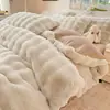 Juego de Cuatro Piezas de Piel de Conejo Engrosada Clase A Terciopelo de Leche Conejo Funda Nórdica de Terciopelo de Conejo Lavable a Máquina No Suelta Pelo Grado Madre e Hijo Estilo Invierno