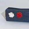 Broche de Rosa Blanca Pequeña para Hombre y Mujer Lindo Corsage Japonés Insignia de Metal Pin Accesorios para Bolso