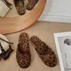 Estilo Sencillo Moda Versátil Punta Cerrada Media Zapatilla de Casa para Mujer 2026 Verano Nuevo Llegado Exterior Planas Sin Cordones Mocasines Zapatillas Zapatos