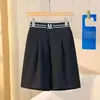 Shorts Casuais Pretos de Cintura Alta Plus Size, Versáteis, Emagrecedores, de Perna Larga, Cropped para Figuras Baixas, Verão