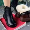 Botas Curtas de Couro Macio para Mulheres, Novo Estilo Outono e Inverno 2026, Botas Martin Plataforma com Forro de Lã e Solado Grosso, Sapatos de Mãe, Botas de Algodão Grosso, Botas Femininas