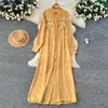 Vestido Retro Francês Bordado com Flores Estéreo Vermelho Linha A para Mulheres no Outono Estilo Coreano Manga Longa Aparência Emagrecedora Vestido Longo