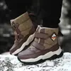 Coleção de inverno 2026 transfronteiriça: Sapatos de algodão forrados com fleece, quentes, de cano médio para crianças, com design antiderrapante, adequados para condições de neve e com sola grossa para aquecimento extra.