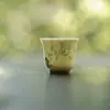 Taza de té de bambú con sombra lateral de piedra pintada a mano de Mo Ji Yue Huang, juego de té de kung fu, taza de té pequeña de cerámica, taza de té casera, taza individual, taza pequeña