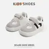 Zapatillas para niños y niñas, nuevo modelo 2026, zapatos para niñas, zapatos para niños, zapatos casuales de suela blanda, zapatos blancos estilo primavera y otoño para niños pequeños