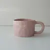 Caneca de Cerâmica Única e Moderna com Design em Relevo, Estilo Fresco, Copo de Água Cor Macaron, Direto do Fabricante