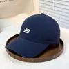 Gorra de béisbol personalizada con bordado de letra B oblicua vintage americana para hombre, estilo callejero, pequeña, de cabeza grande, para mujer y pareja