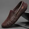 Mocasines para Hombre 2026 Nuevo Otoño/Invierno Forrados de Felpa Piel Suave Zapatos de Cuero Cálidos para Hombre Zapatos Casuales de Moda