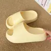 Pantuflas de EVA para Mujer Verano Antideslizantes Inodoras Simples Suela Gruesa Súper Suaves Moda Fabricante Venta al por Mayor