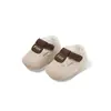 Novos Sapatos de Bebê de 0 a 1 Ano Sola Macia Sapatos para Bebês e Crianças Pequenas para Meninos 6-8-12 Meses Bebês e Meninas Modelos Primavera e Outono