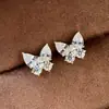 Pendientes de Mariposa de Zirconia Súper Brillantes de Lujo Ligero Estilo Coreano para Mujer, Pendientes Versátiles de Diamante Completo Estilo Hada de Gama Alta de Nicho Tendencia