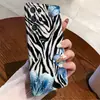 Popular en el comercio exterior, funda de teléfono con patrón de cebra en bloques de color personalizados y película de lirio azul para Galaxy S23 Ultra