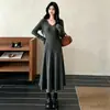 Vestido de Punto de Manga Larga con Cuello en V Estilo Suave Nuevo Otoño/Invierno para Mujer Vestido Base Suéter de Cintura ceñida Estilo Francés Adelgazante de Temperamento