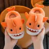 Pantufas de Algodão Infantil Outono e Inverno Impermeáveis para Casa Interior Antiderrapantes Meninos Estampa Fofa de Tubarão Bebê Crianças Pantufas de Algodão