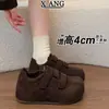 En stock~Otoño temprano 2026 zapatos nuevos de velcro para mujer, mocasines de punta ancha lindos-feos, zapatillas casuales, zapatos de skate
