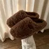 Chinelos femininos fofos, de cor sólida, para outono e inverno, estilo retrô e minimalista, quentes, confortáveis e macios, perfeitos para usar em casa, com design estilo japonês e bico fechado.