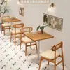 Mesa y Sillas de Madera Maciza Famosas en Internet Estilo Japonés Tienda de Postres Tienda de Té con Leche Muebles para Cafetería y Comedor