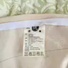 Juego de ropa de cama de cuatro piezas de terciopelo gofrado vintage Clase A, terciopelo de leche, engrosado y cálido para invierno, sábana y funda de edredón de terciopelo coral de doble cara 4