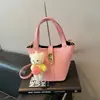 Bolsa de mão simples de grande capacidade para mulheres, novo modelo 2026, bolsa tipo balde texturizada de alta qualidade, bolsa de ombro e transversal estilosa