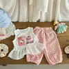 Verano Elegante Niña Bebé 26 Conjunto Nuevo Dibujos Animados Niña Lindo Chaleco Anti-mosquitos Pantalones a Cuadros Conjunto de Dos Piezas Venta al por Mayor