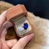 Anillo de lujo con dos piedras y diamantes rojos en forma de gota, diseño de nicho de alta calidad, color azul contrastante, abierto, para mujer.
