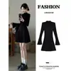 Vestido de tricô branco com gola alta, estilo inverno, peça interna feminina, manga longa, vestido curto outono e inverno, estilo old money