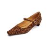 Sapatos Mary Jane de couro de vaca leopardo sexy pequeno 2025 primavera salto médio grosso fivela quadrada pequena sapatos de camada única distintos para mulheres