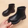 Botines para niña estilo Martin negros suela gruesa piel suave cierre trasero 2026 Nuevo estilo Otoño/Invierno estilo británico versátil antideslizantes de moda