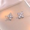 Brincos Femininos Estilo Japonês-Coreano Moda Estilo Coreano Simples Novos Brincos de Flor de Quatro Folhas Design de Nicho Brincos Elegantes