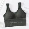 Roupa íntima esportiva de beleza Dawang com letras para mulheres, sem alças, longa, estilo colete U grande para yoga, corrida, com proteção para o peito, sem aro de aço
