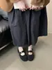 Nuevos zapatos planos Mary Jane retro de punta redonda para 2025 con diseño de una sola tira, que cuentan con un interior cálido forrado de felpa y una textura única y peluda.