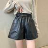 Shorts de Couro Feminino 2026 Primavera e Outono Novo Estilo PU Tamanho Grande Solto Perna Larga Emagrecedor Cintura Alta Roupa Externa Tendência Shorts para Bota de Inverno
