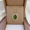 Collar de mujer: Collar de flor de circón esmeralda estilo europeo y americano transfronterizo, colgante de nuevo diseño, cadena elegante para la clavícula
