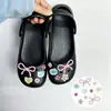 Accesorios para zapatos Croc, piezas para armar tú mismo, flores metálicas tridimensionales de lujo ligero con diamantes y perlas, hebillas de zapato desmontables, decoración de superficie de zapato