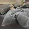 Conjunto de Roupa de Cama de Algodão Puro para Primavera e Verão, Conjunto de Quatro Peças, Capa de Edredom 100% Algodão, Conjunto de Três Peças com Listras Estilo Jie Liya para Quarto de Estudante