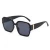 Nueva tendencia gafas de sol cuadradas tipo uña de arroz para hombre y mujer retro marco grande europeo y americano gafas de sol de rejilla gafas degradadas de chica popular