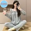 Pijama de algodón para mujer de manga larga de otoño, nuevo estilo de alta gama, cuello redondo con encaje, gris, primavera y otoño, con copas en el pecho, conjunto de ropa para el hogar