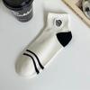 Calcetines de verano para mujer, finos, cortos, de algodón, transpirables, en blanco y negro, con absorción de sudor, japoneses, de moda, deportivos universitarios.