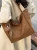 Yuezi 2026 Otoño/Invierno Nueva Moda Bolso Casual Simple Retro Bolso Tote Gran Capacidad para Viajar al Trabajo Bolso de Hombro Único