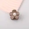 Novo Estilo Francês 4cm Brilhante Pintado Presilha de Garra para Teto Alto Tinta Piano Brilhante Flor de Cinco Pétalas Margarida Pequena Presilha de Agarre