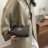 Bolso de Hombro Retro Francés de Moda para Mujer Otoño 2025 Nuevo Bolso Cruzado Artístico Tendencia
