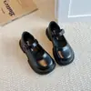 Sapatos de Performance de Princesa para Meninas 2026 Outono Novo Estilo Cor Sólida Preto Pequenos Sapatos de Couro Crianças Médias e Grandes Simples Pequenos Sapatos de Couro Coreano