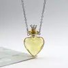 Collar con Colgante de Botella de Aceite Esencial de Vidrio Transparente en Forma de Corazón, Colgante de Botella de Fragancia, Collar Sencillo de Acero de Titanio, Regalo para Amigos y Parejas